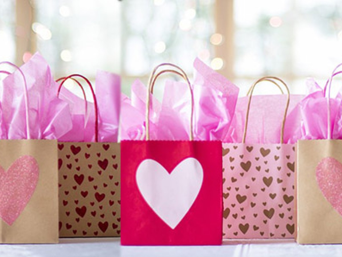 11 Investment Bags To Gift On Valentine's Day